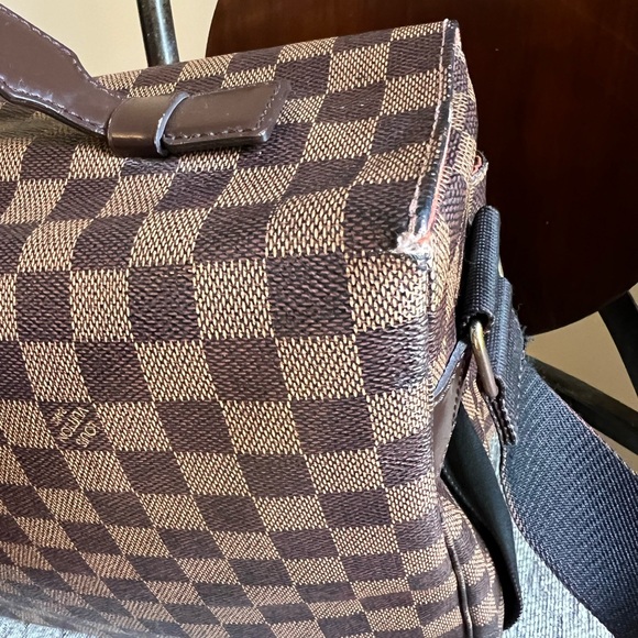 Louis Vuitton Broadway - Picture 9 of 10